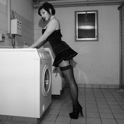 SHOOTING 5 03 2011 WASHING MACHINE